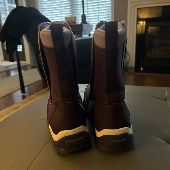 kids purple snow/winter boots - Picture 2 of 3